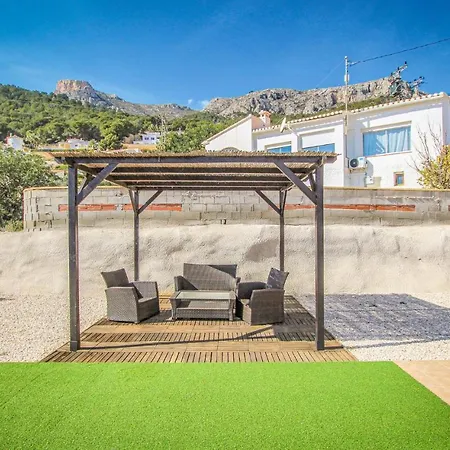 Three-bedroom Holiday In * Calpe