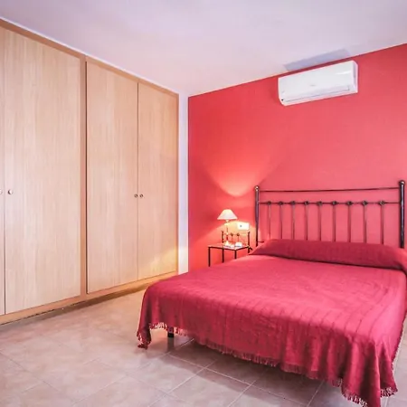 Three-bedroom Holiday In